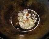ご飯がすすむ☆コッテリ味噌味豚入り鍋しぎ作り方2写真