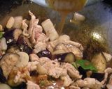 ご飯がすすむ☆コッテリ味噌味豚入り鍋しぎ作り方6写真
