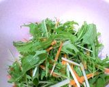 水菜とにんじんの梅風味サラダ作り方1写真