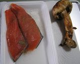 サーモンと松茸のクリーミーパスタ作り方1写真