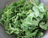 春菊と鶏グリルのサラダ作り方1写真
