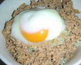 鶏挽肉と温泉卵丼作り方5写真