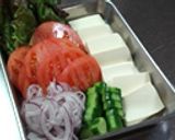 豆腐とトマトのサラダ作り方1写真