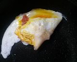 チーズとろっ♪目玉焼きinチーズ明太作り方3写真