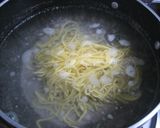 カレーの残りで絶品？！カレーラーメン作り方2写真