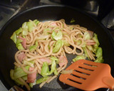 焼き肉のタレでお手軽焼きうどん！作り方2写真