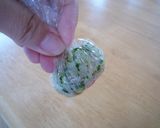 タコ焼き風♪クルクルラップおにぎり作り方4写真