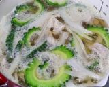 栄養満点◎豚肉とゴーヤのふわふわ卵スープ作り方4写真