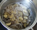 なすと玉ねぎのお味噌汁✿作り方4写真