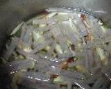 定番です「重ね蒸し煮で切干大根の煮物」作り方3写真