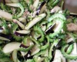 ナスとゴーヤーの鶏ひき味噌炒め作り方3写真