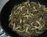 お好み茸のピリ辛そぼろ丼作り方5写真