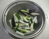 野菜のさっぱり漬け☆ごまネギ塩作り方2写真