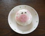 可愛いぶたさん♪クルクルラップおにぎり作り方6写真