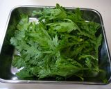 キムチ入り♪春菊と長ねぎのサラダ☆作り方1写真