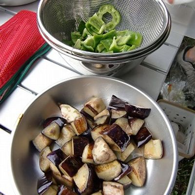 タイ風☆鶏モモとナスのグリーンカレー炒め by CrazyLife