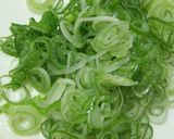 玉子焼き *ネギのナムル入り*作り方1写真