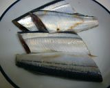 ごはんがすすむ☆さんまの梅おかか煮作り方1写真