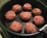 切れてるチーズを使った、豚ひき肉だんご☆作り方3写真