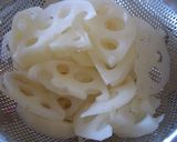 箸が進む♪レンコンのキンピラ　作り方1写真