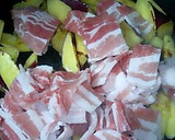 さつまいもと豚肉だけ！うまうま炒め！作り方2写真