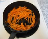 ニンジンの・・・ゴマゴマ炒め作り方1写真