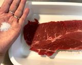 安い硬い牛かたロース　時短柔らかステーキ作り方2写真
