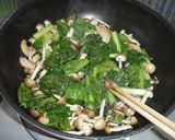 小松菜としめじの豆乳味噌パスタ作り方1写真