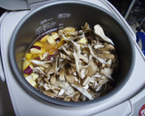 秋味☆さつまいもとまいたけの炊き込みご飯作り方1写真