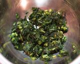 春菊とアーモンドのヘルシーレンジつくね作り方1写真