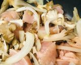 鶏肉とキノコのトマト缶炒め煮チーズソース作り方1写真