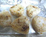 おかかとチーズの簡単焼きおにぎり作り方3写真