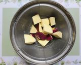 簡単ご飯に合う茸と豚こまとさつまいも塩レモン炒め作り方3写真