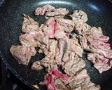 牛肉ときのこのガーリック炒め作り方2写真