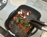 茹でタコとドライトマトの炒め物作り方5写真