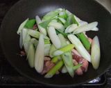 鴨ネギ焼きうどん★作り方2写真