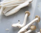 海苔巻きキノコのオリーブ焼き♪作り方1写真