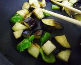なすとピーマンの甘みそ炒め♪作り方1写真