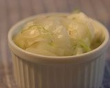 梅こぶ茶でカブとセロリの浅漬けサラダ作り方1写真