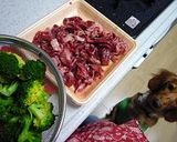 ブロッコリーと牛肉のくるみマヨネーズ炒め作り方2写真