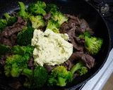 ブロッコリーと牛肉のくるみマヨネーズ炒め作り方5写真