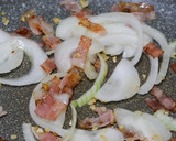 スパイシー♡ベーコンと豆苗のカレー炒め作り方2写真