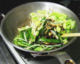 スタミナ食の王者　レバー野菜炒め作り方7写真