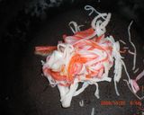 お弁当に簡単楽チン！カニカマ炒め♪作り方1写真