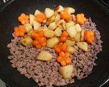 挽き肉で☆炒め肉じゃが作り方6写真
