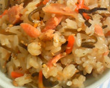 簡単！鮭フレークと塩昆布のおこわ 炊飯器作り方7写真
