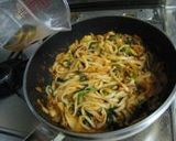 お手軽★豚キムチうどん作り方5写真