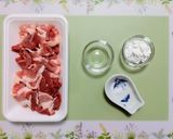 簡単夕飯!豚こまピーマン厚揚味噌マヨ炒め作り方1写真