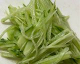 茹エビとキュウリのサラダ作り方1写真