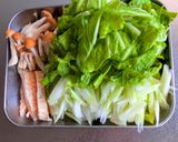 サラダチキンと白菜のコンソメ炒め作り方1写真